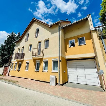 נג'קניז'ה Gold Apartman מראה חיצוני תמונה